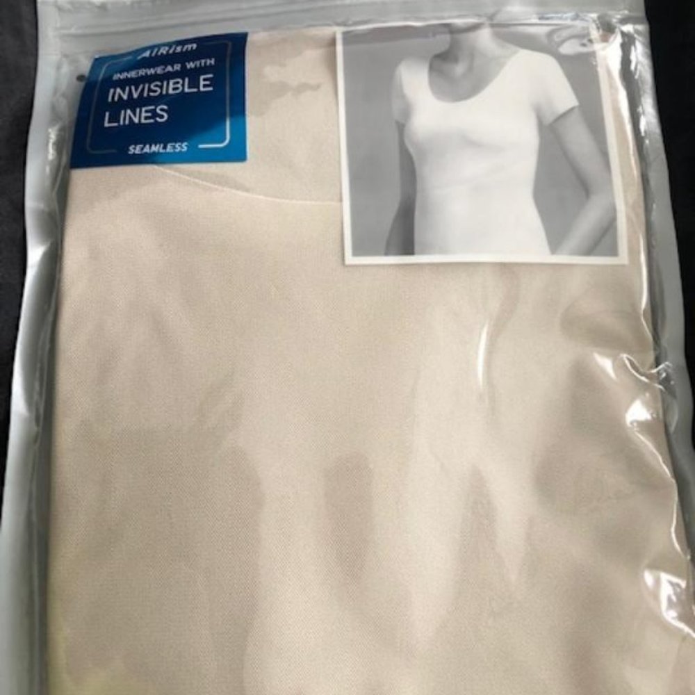 Uniqlo AIRism comfort unlimited Medium in Natural